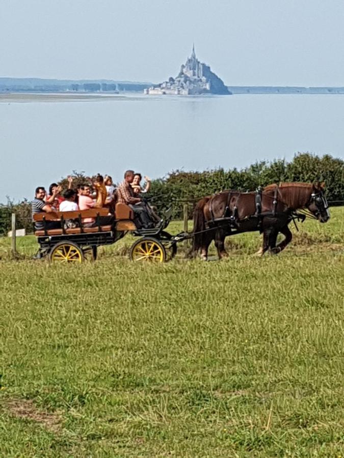 Chez Jollyjune, A Moins D'Une Heure Du Mont Saint Michel Champeaux Exterior photo